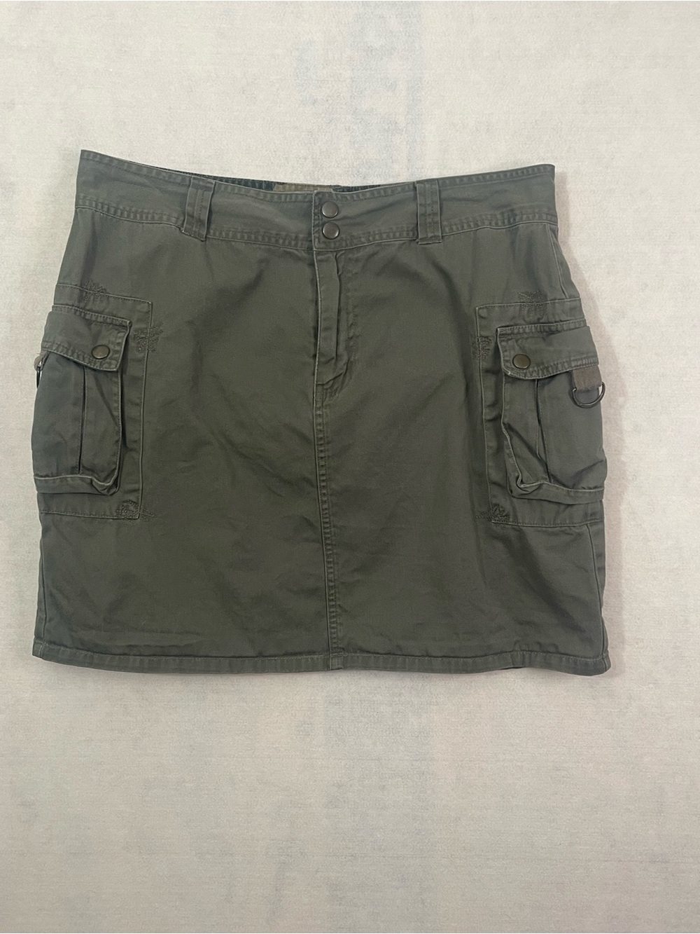Fashion Bug Y2K Olive Green Cargo Mini Skirt size Juniors 14 L / Women’s 12
